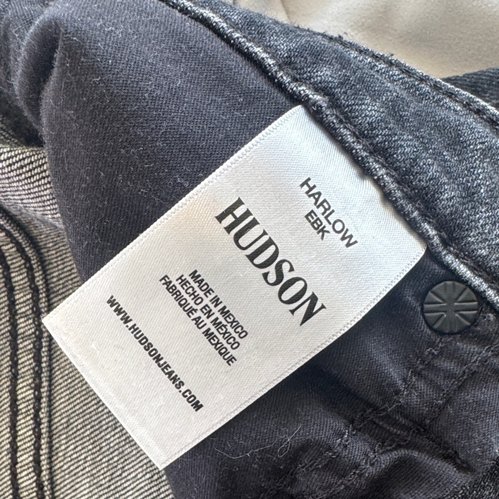 Hudson Harlow Ultra High-Rise Cigarette Ankle Jean - Picture 9 of 10